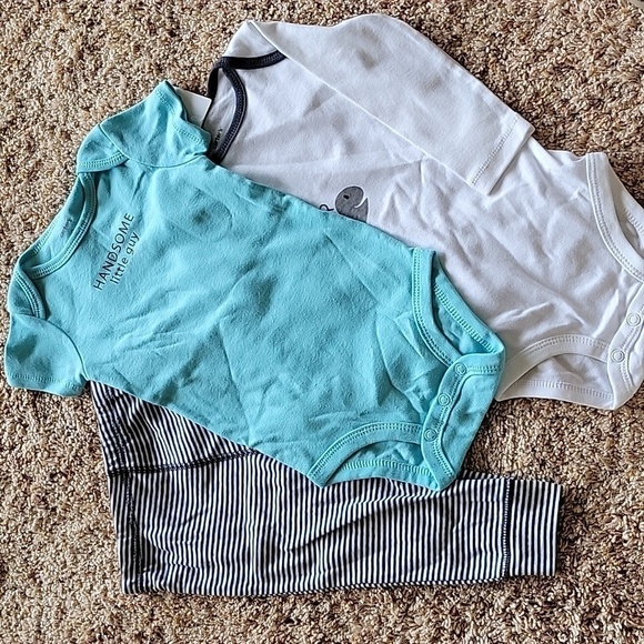 Carters 3-piece outfit, nwt, 9 months - Picture 1 of 5
